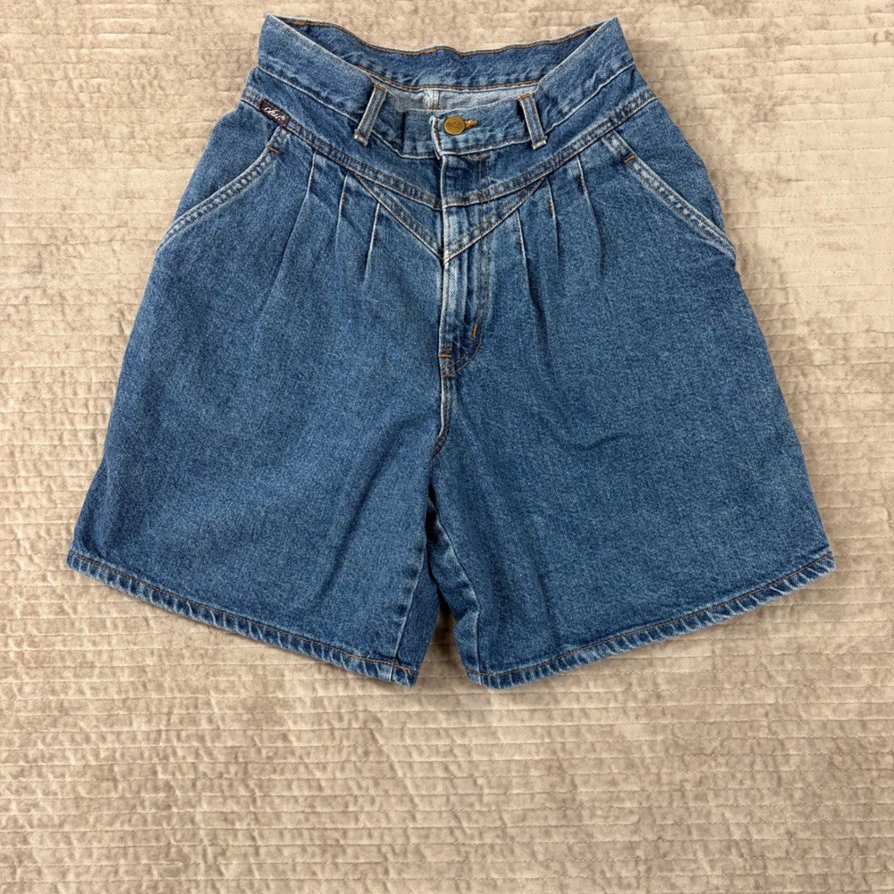 Vintage Chic High Waisted Pleated Denim Shorts Blue Western Yoke Made in USA 8